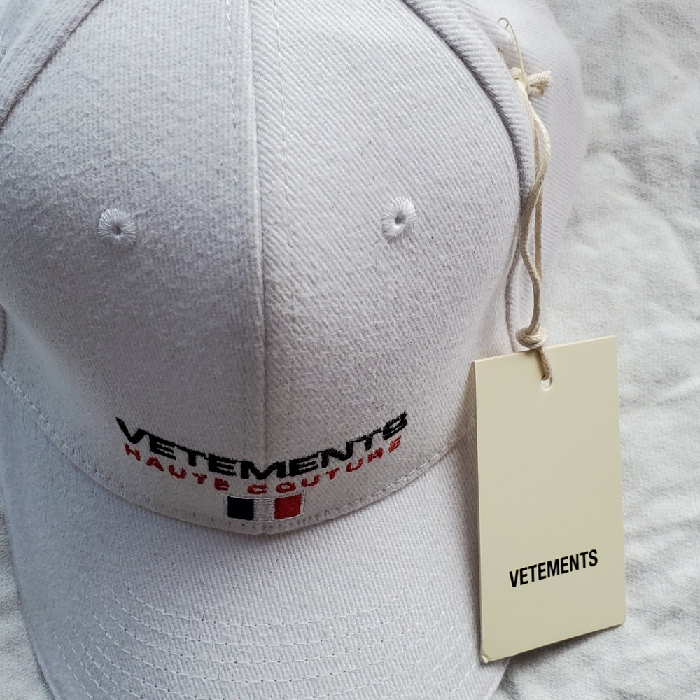 VETEMENTS

Embroidered Cotton-twill Baseball Cap - Picture 7 of 7